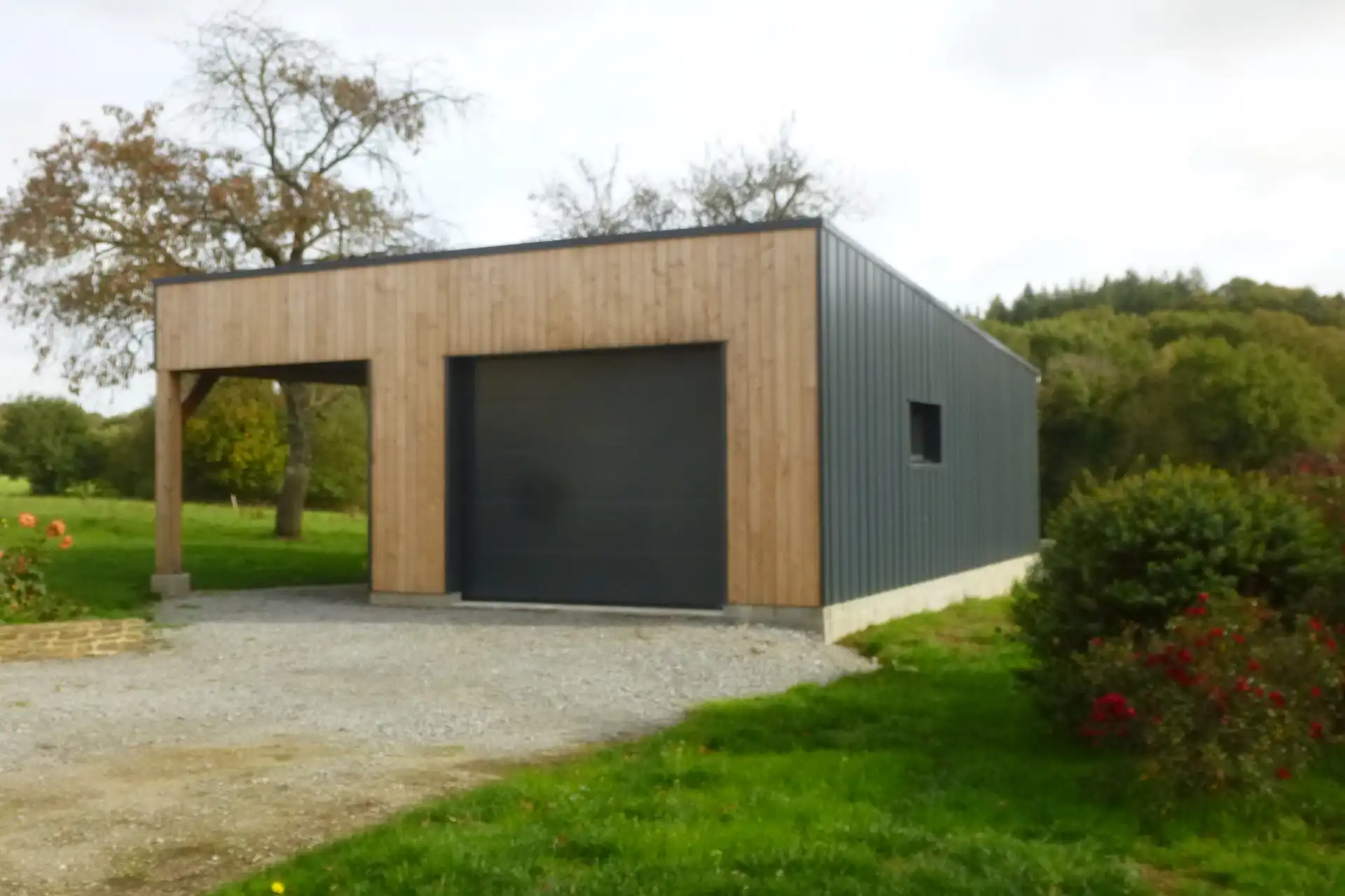 Construction en ossature bois par Heurtebis, Menuiserie aux Forges de Lanouée
